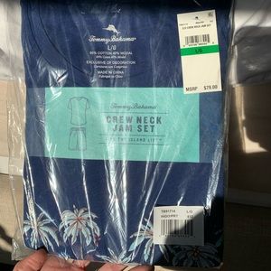 Tommy Bahama Crew Neck Jam Set